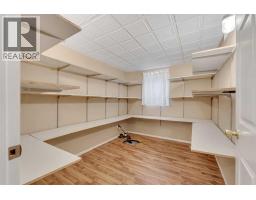 2807 32 Street SW - photo 39