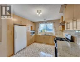 2807 32 Street SW - photo 9