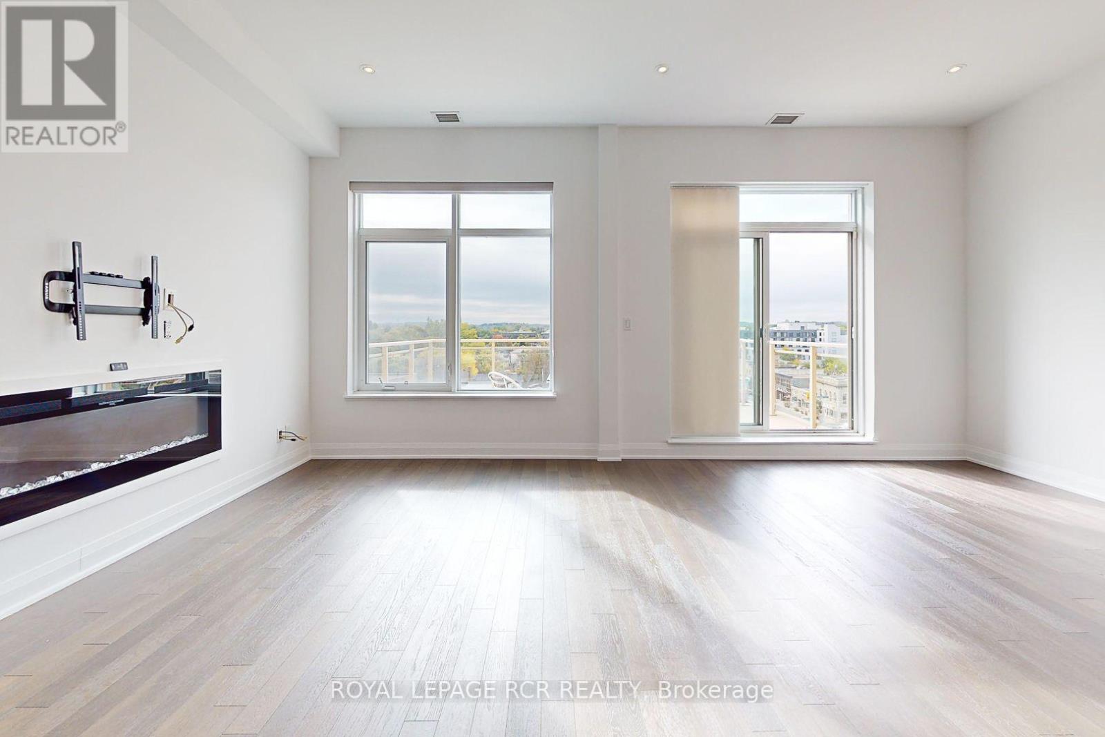 #707 15277 YONGE STREET - 17