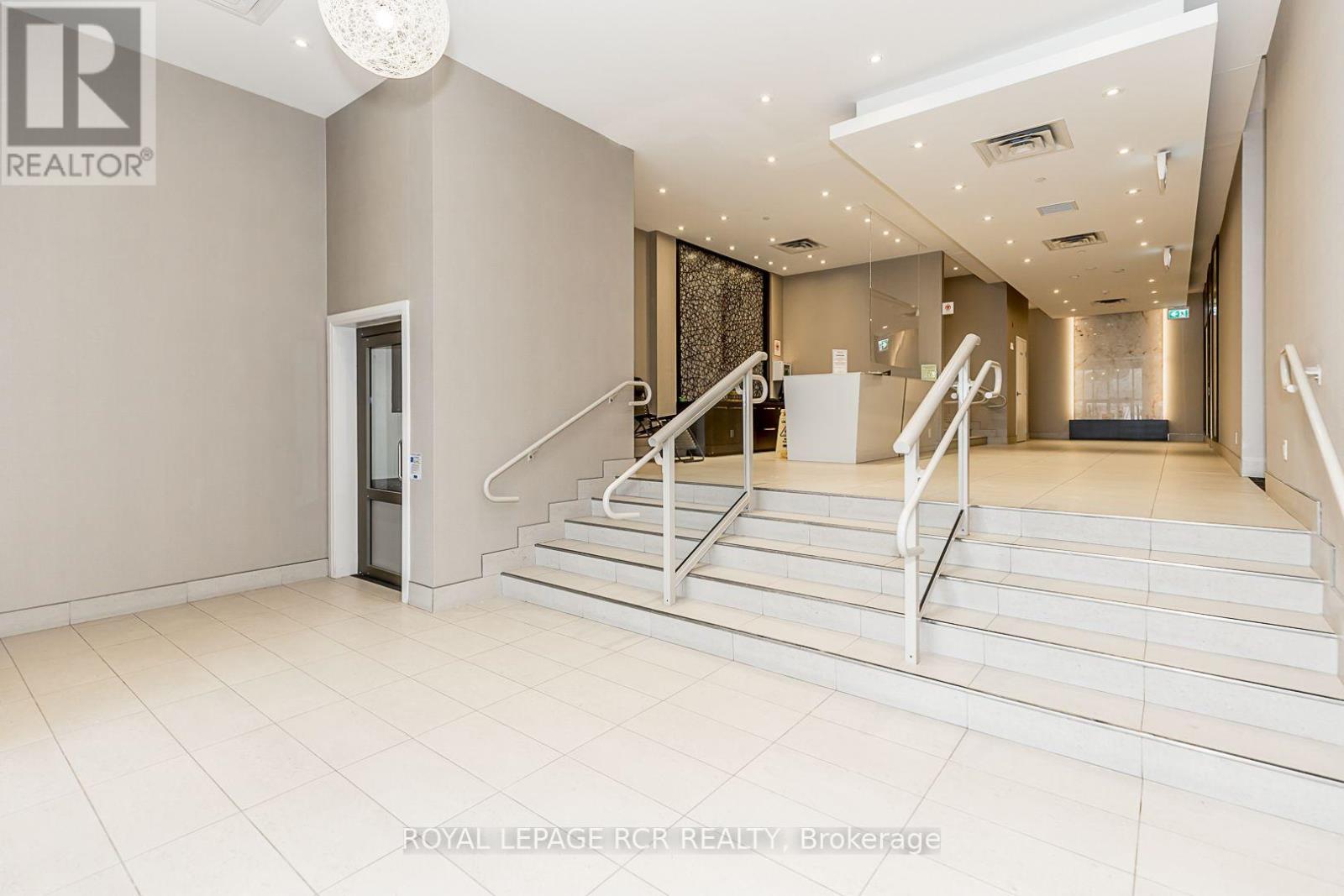 #707 15277 YONGE STREET - 5