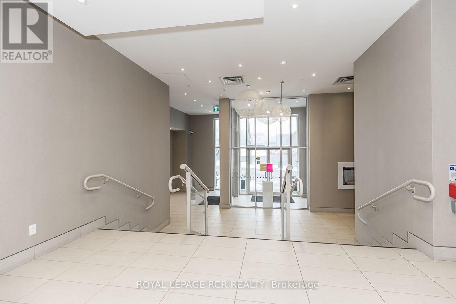 707- 15277 Yonge Street, Aurora, ON photo 7