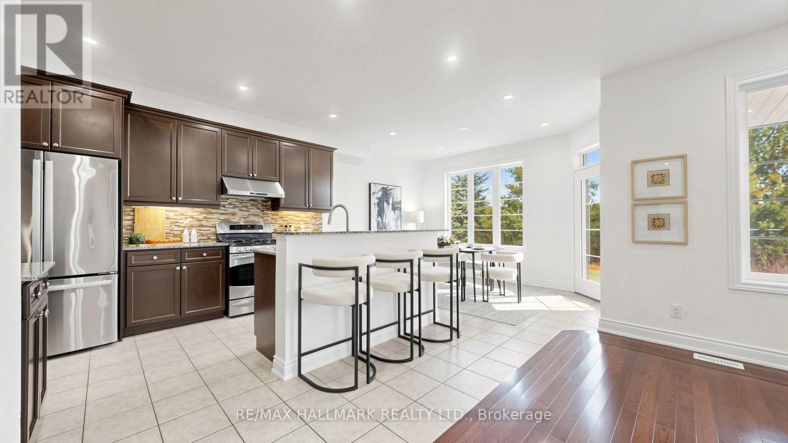 6 Tentone Court, Richmond Hill, ON photo 12