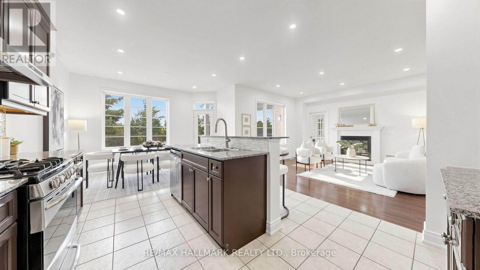 6 Tentone Court, Richmond Hill, ON photo 16