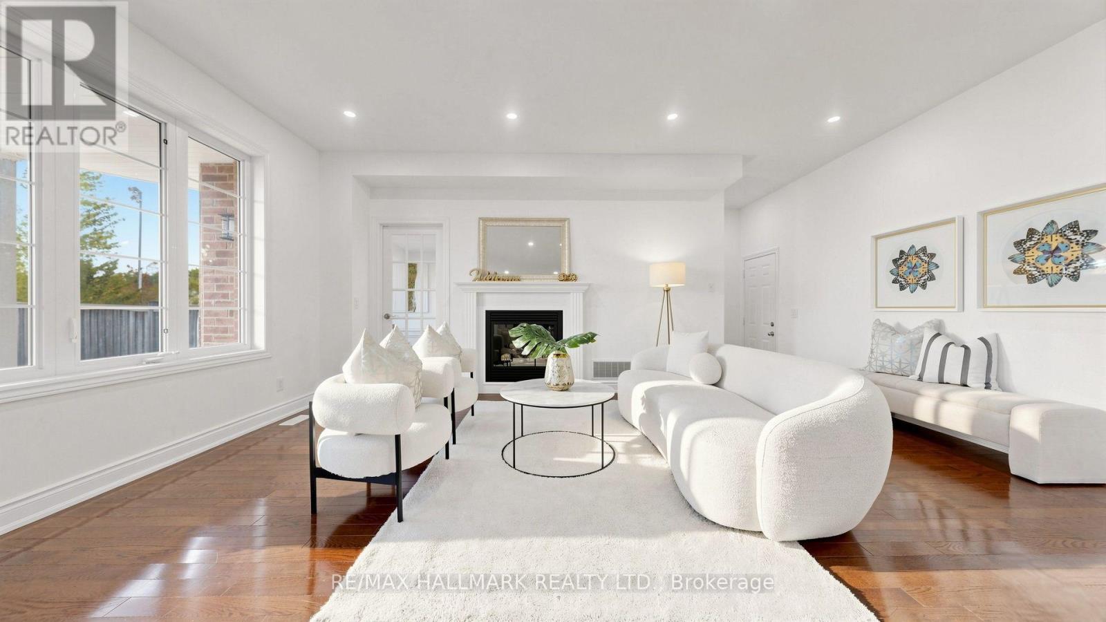 6 Tentone Court, Richmond Hill, ON photo 5