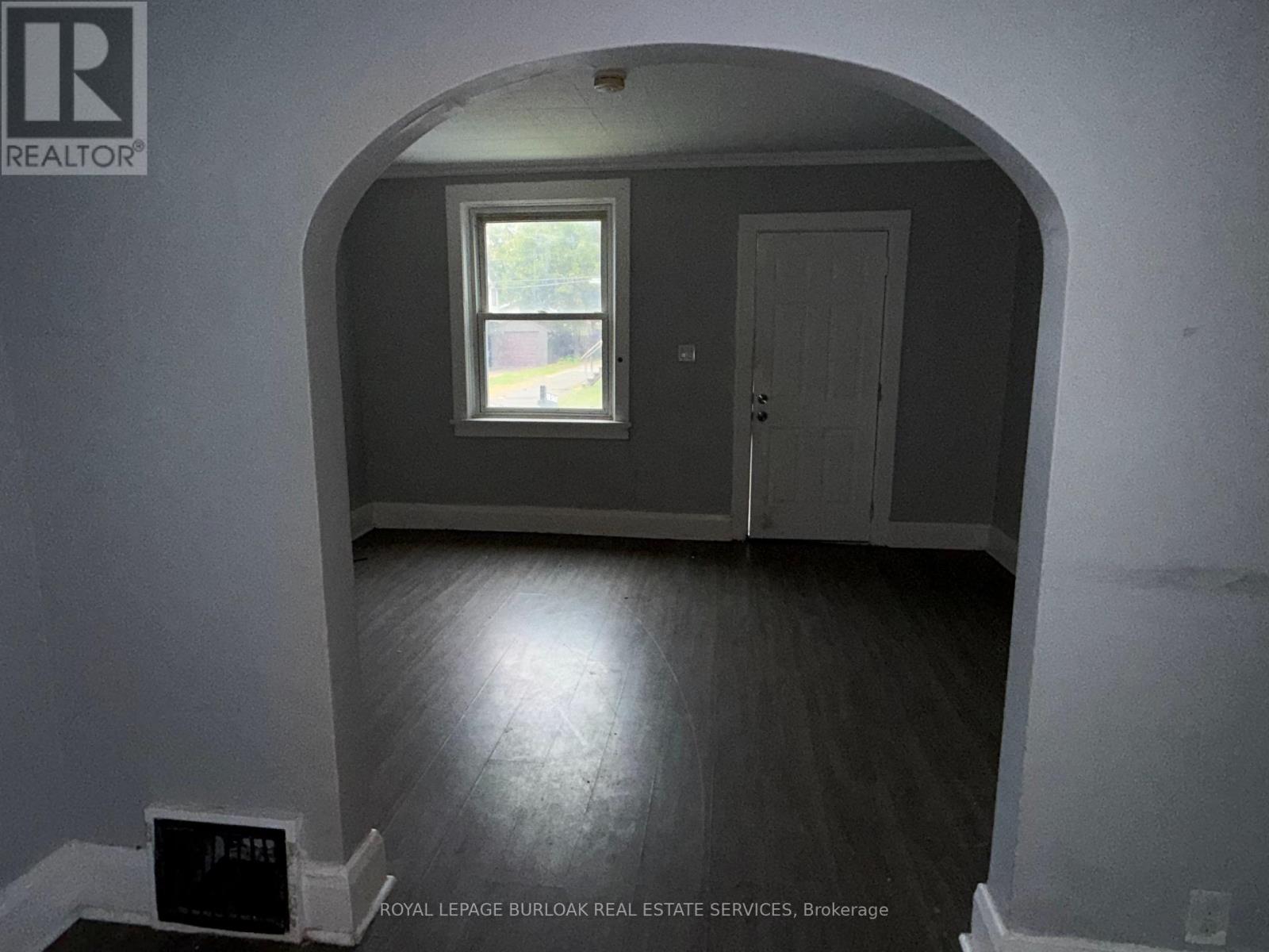 182 Woodward Avenue, Sault Ste Marie, ON photo 5