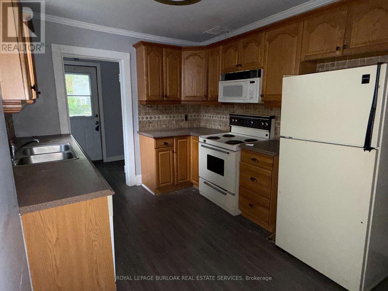 182 WOODWARD AVENUE - 6
