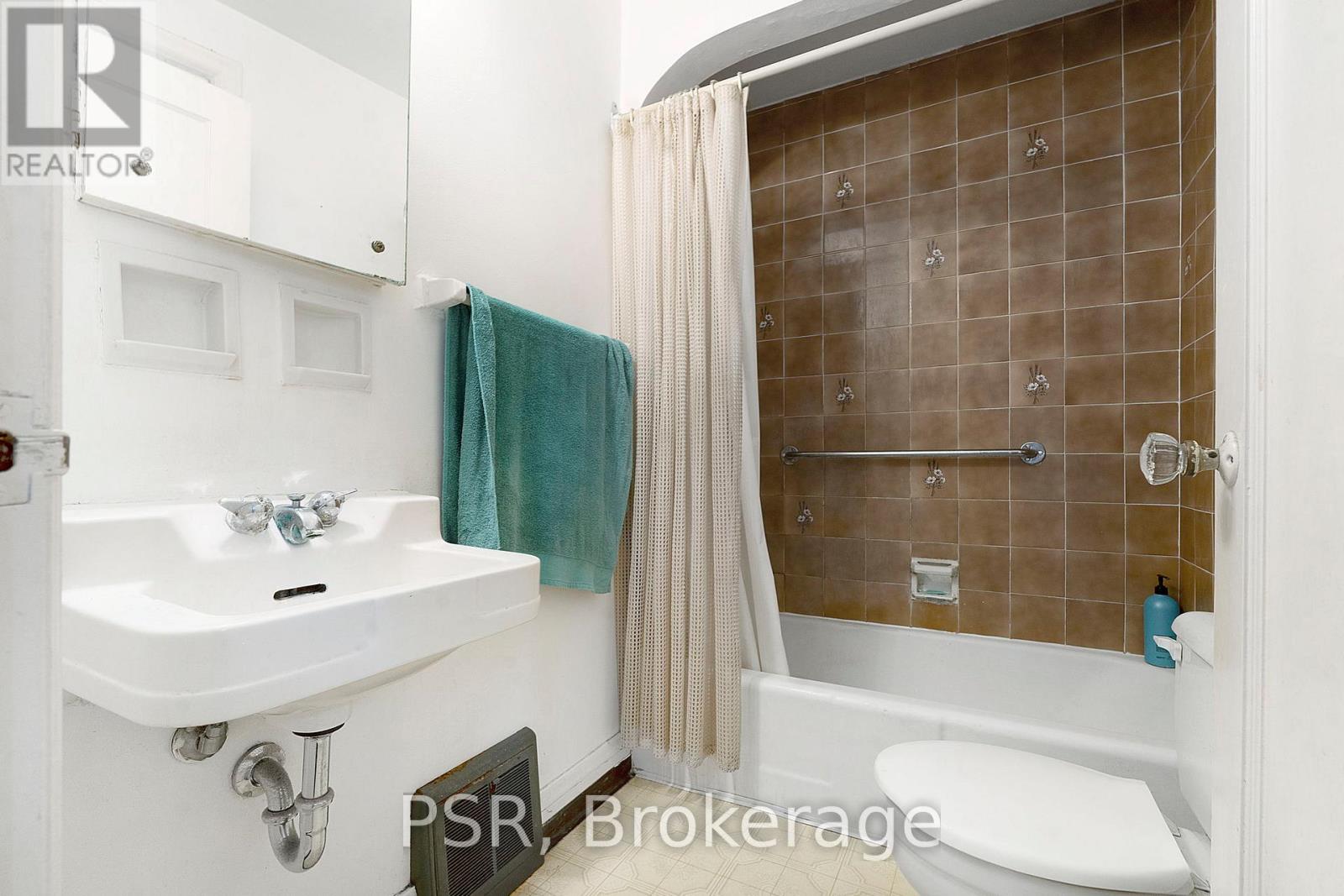 381 Victoria Street North, Kitchener, ON photo 10