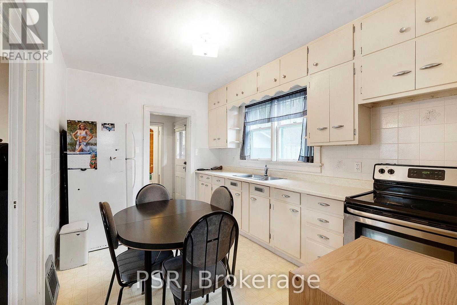 381 Victoria Street North, Kitchener, ON photo 4