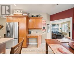 Foyer - 207 Valridge Drive, Hamilton, ON L9G4Y4 Photo 10