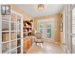 Family room - 207 Valridge Drive, Hamilton, ON L9G4Y4 Photo 13