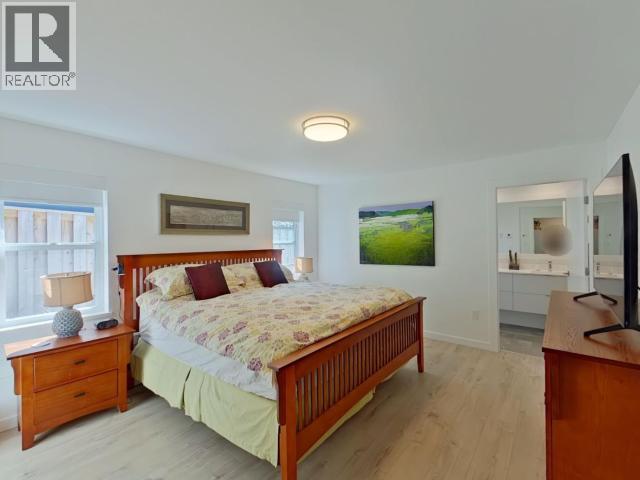 7295 EDGEHILL CRESCENT - Image 31