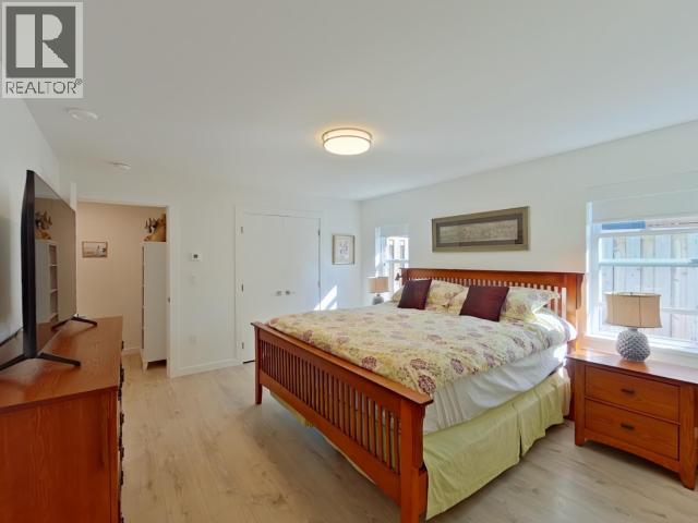 7295 EDGEHILL CRESCENT - Image 32