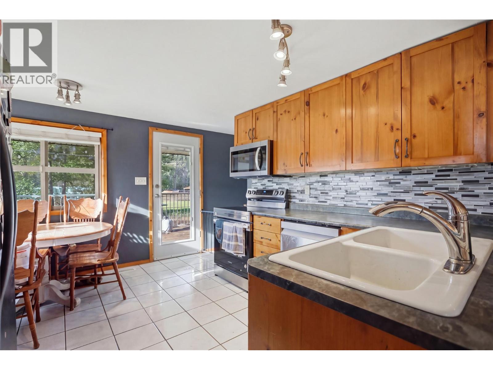  2321 Peterson Road, Merritt