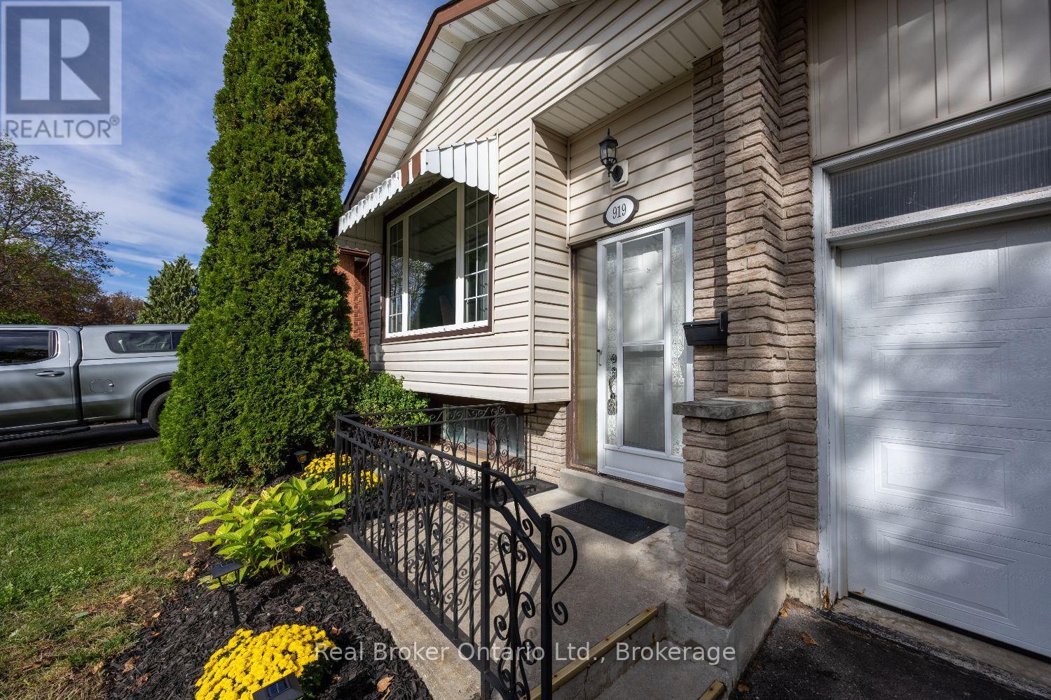 919 EXETER STREET - 4