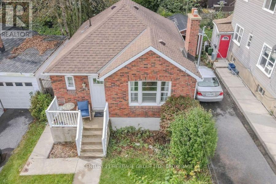 170 NAPIER STREET - 2