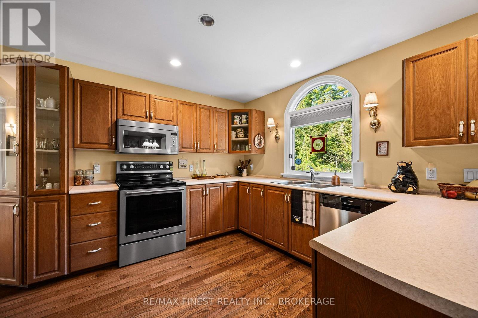 2032 VALLEYVIEW DRIVE - Image 11