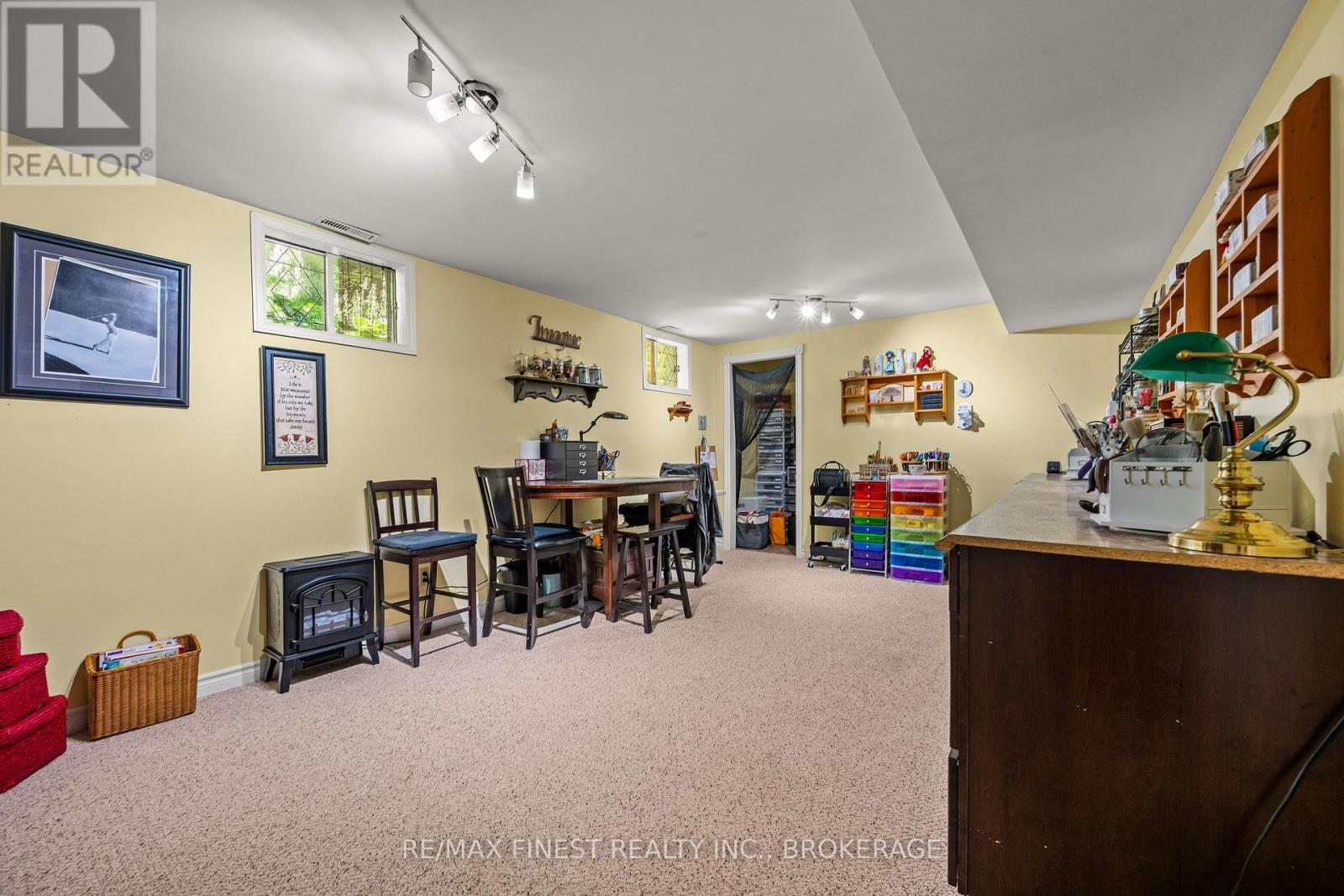2032 VALLEYVIEW DRIVE - Image 35