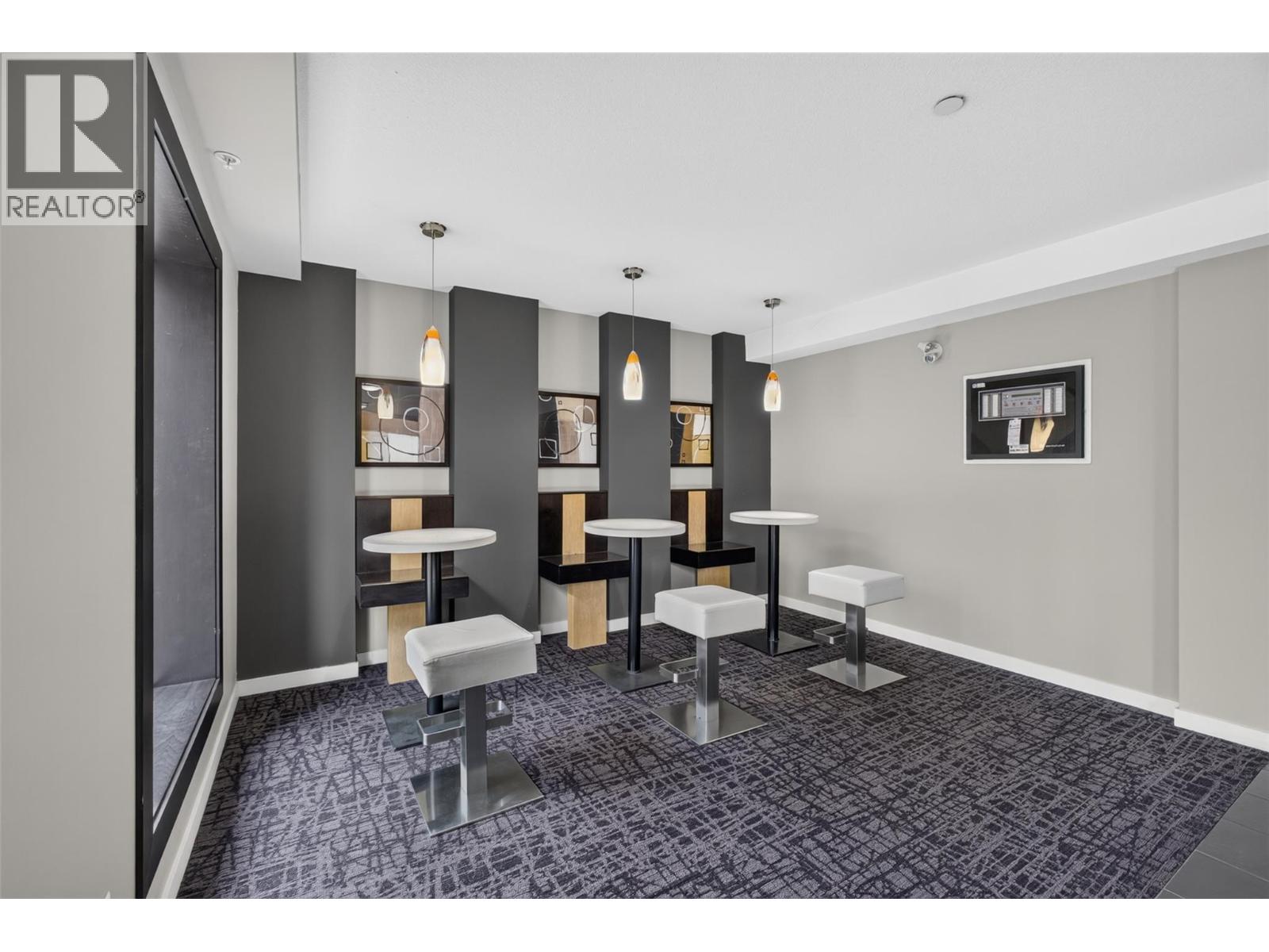 Photo 31 of 41