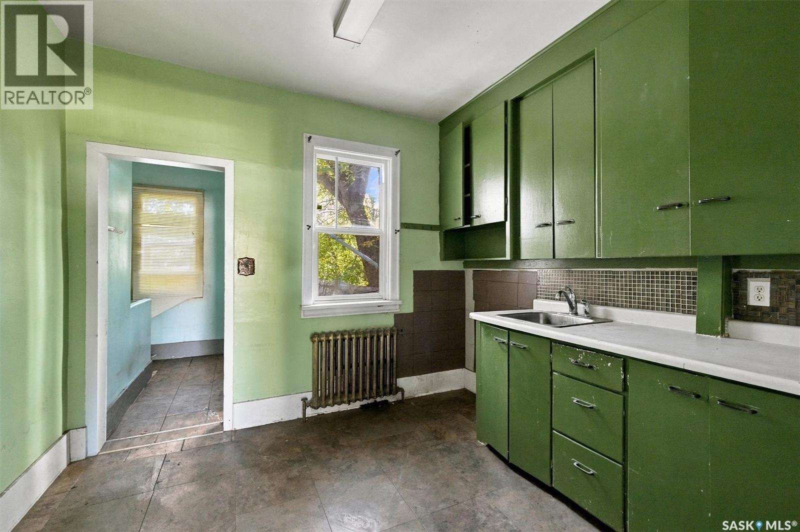 1224 B AVENUE N - 18