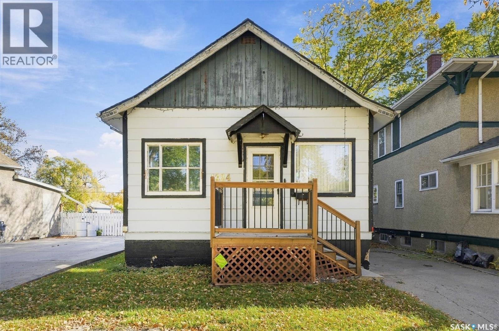 1224 B AVENUE N, Saskatoon — photo 2