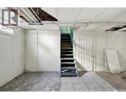 1224 B Avenue N, Saskatoon, SK S7L1G3 Photo 32