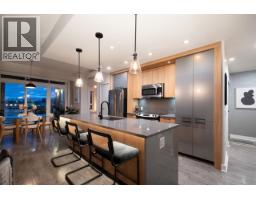417 733 W 14th Street, North Vancouver, BC V7M0C6 Photo 24