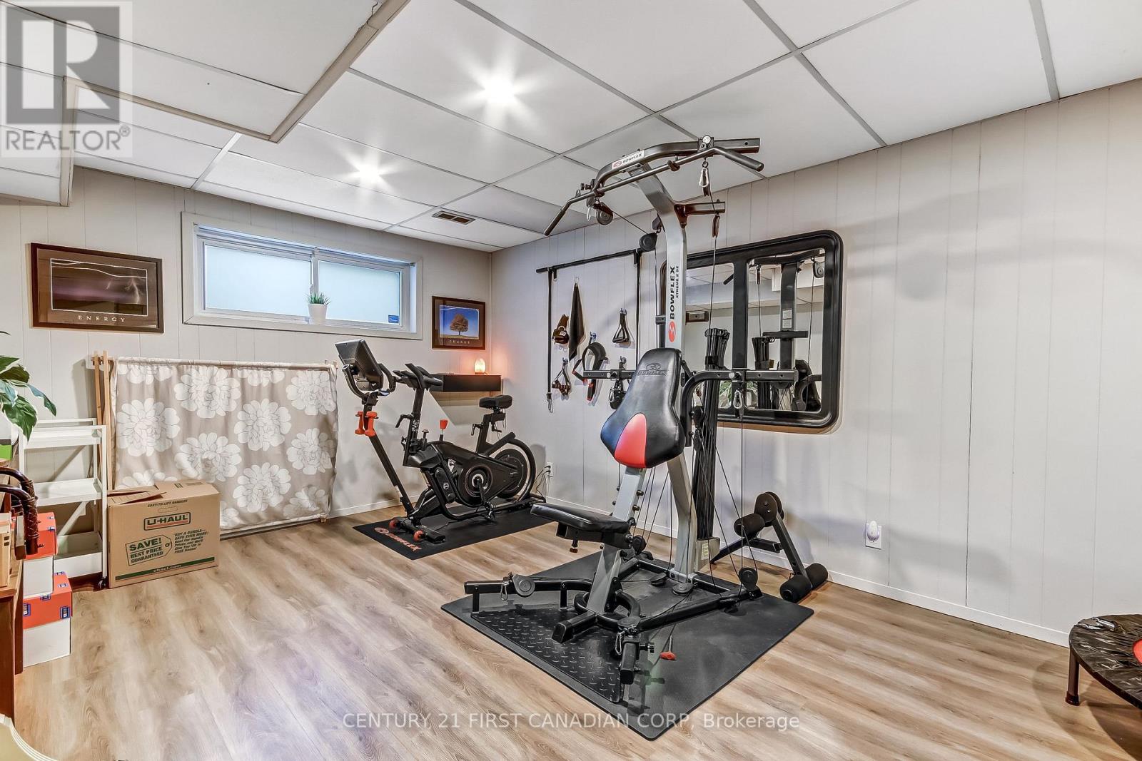 94 NICHOLAS CRESCENT - 17