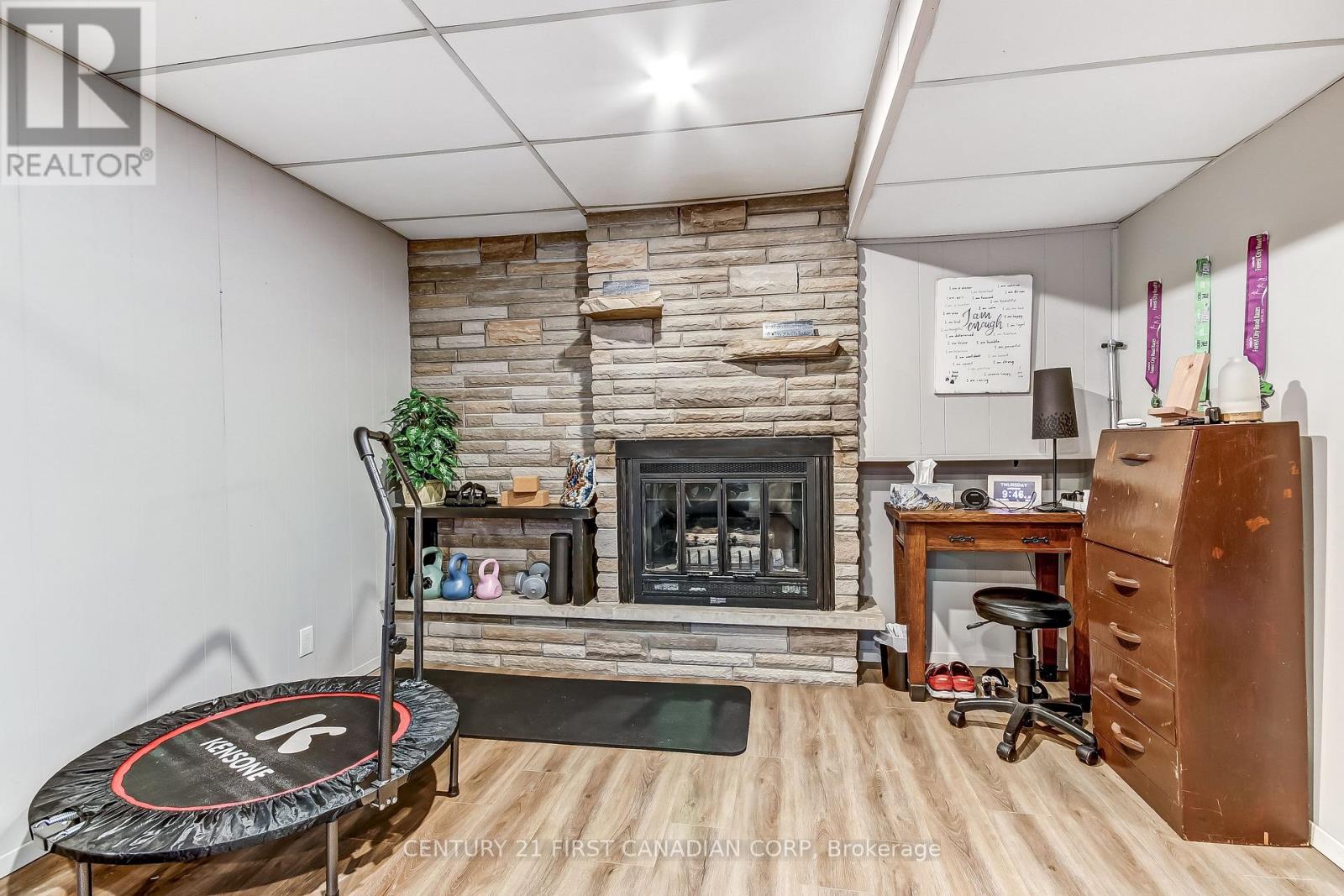 94 NICHOLAS CRESCENT - Image 18