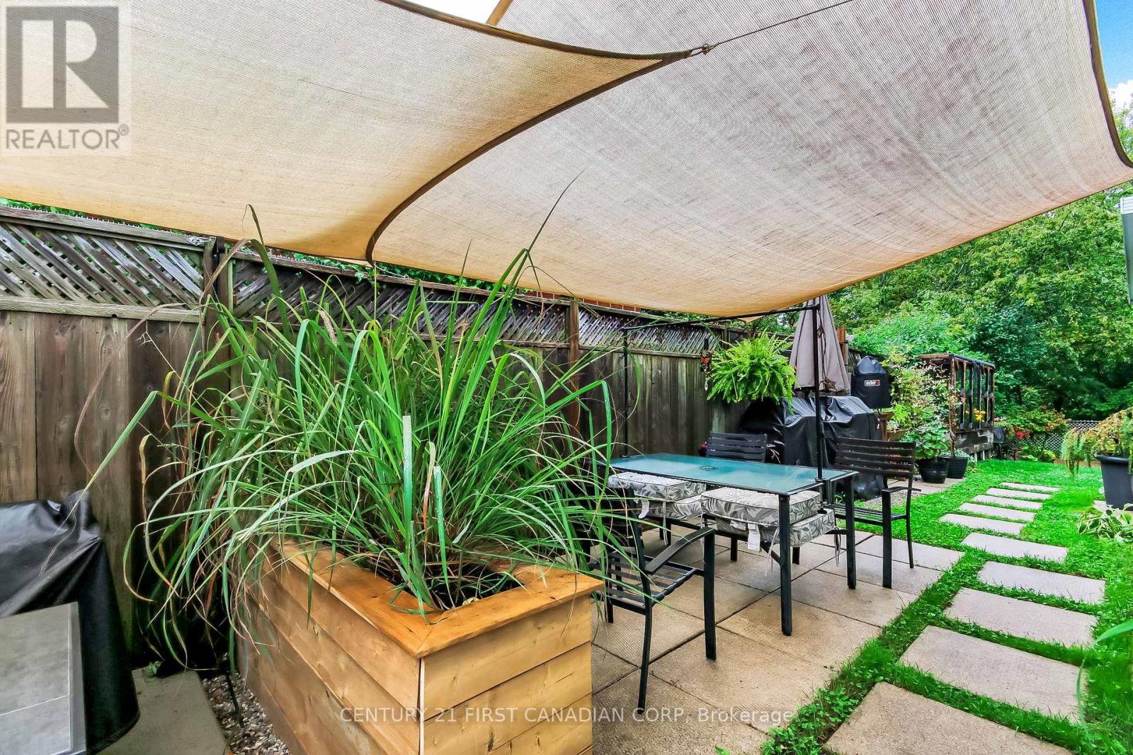 94 NICHOLAS CRESCENT - Image 22