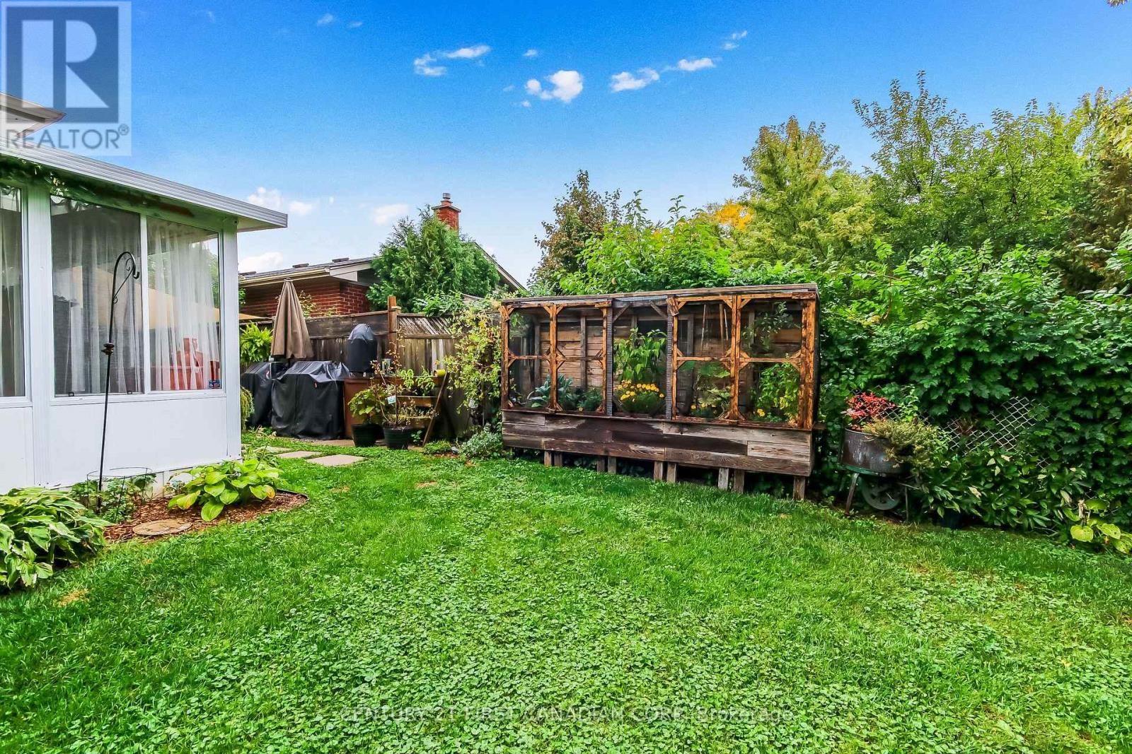 94 NICHOLAS CRESCENT - Image 26