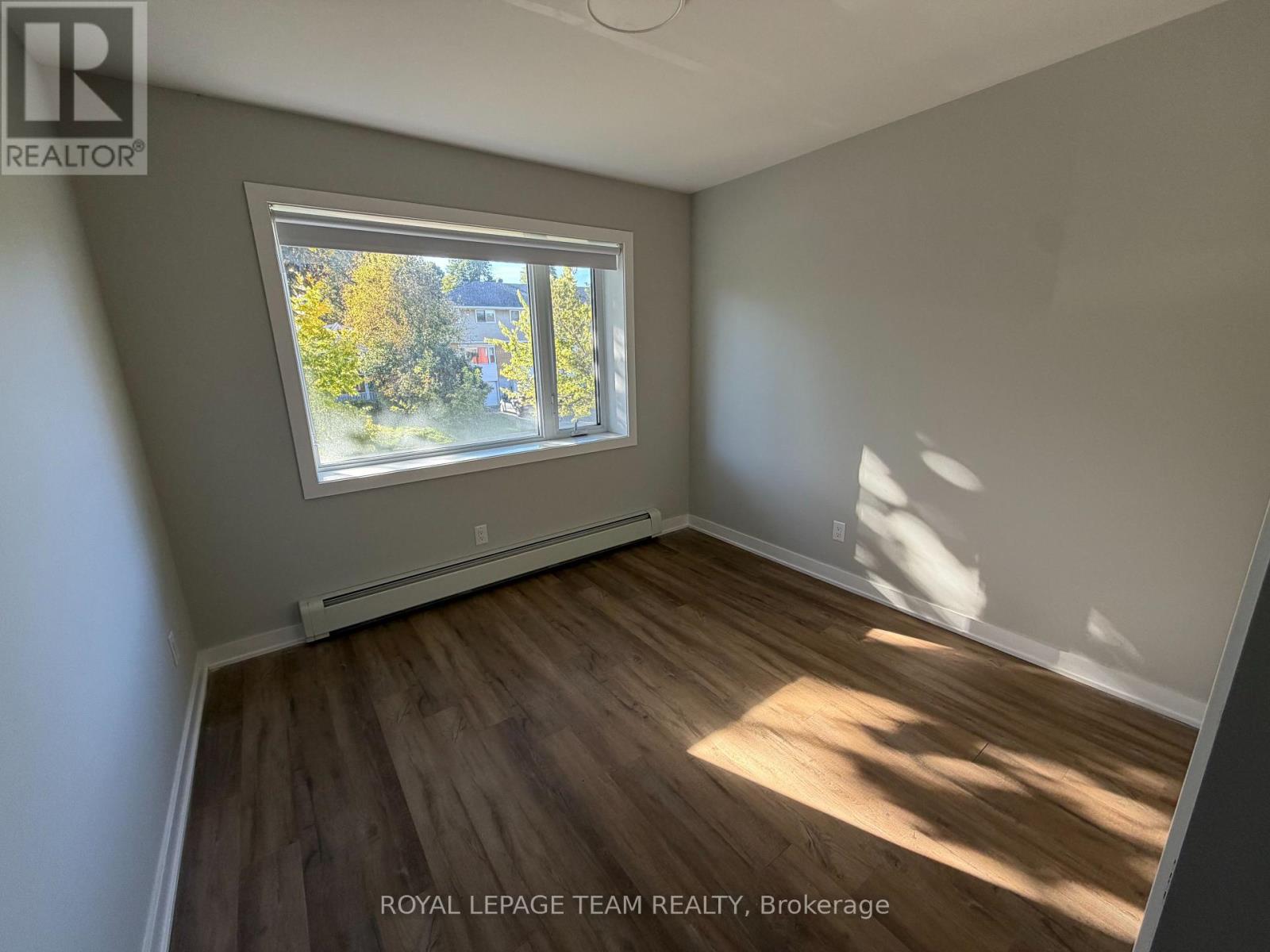 Commercial Properties for Rent in Ottawa – 102 – 1305 SUMMERVILLE AVENUE – By Peter Sagos - Image 7