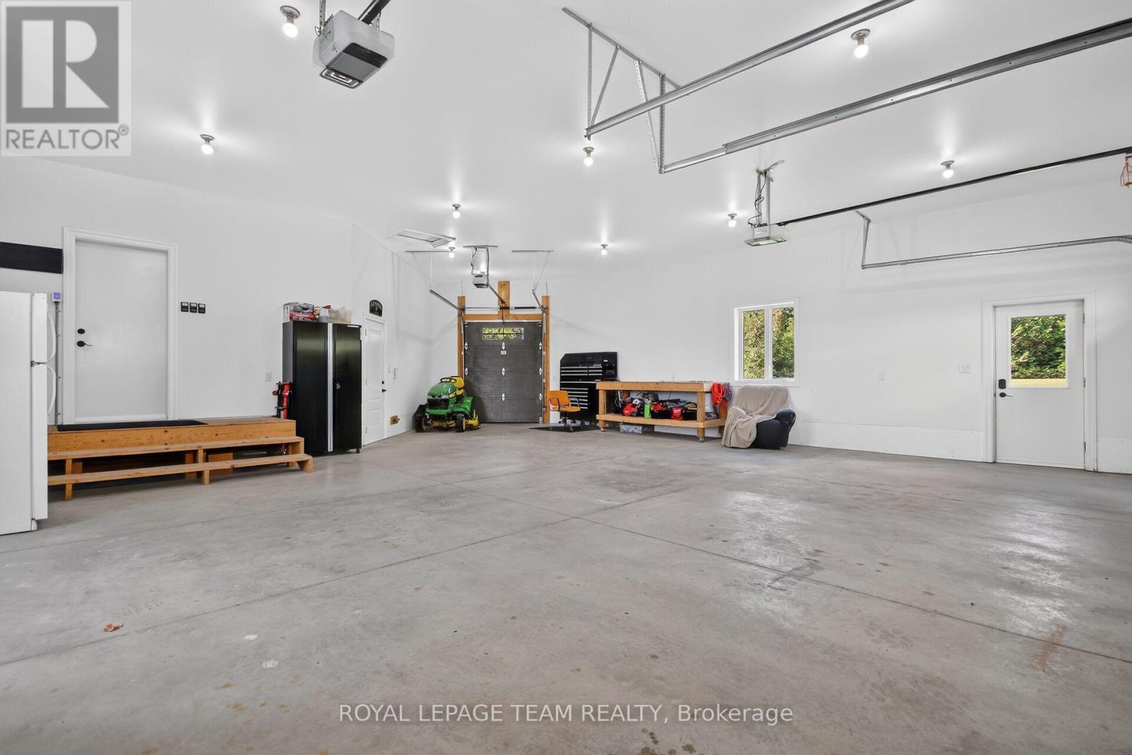 181 HAROLD JONES WAY - Image 33