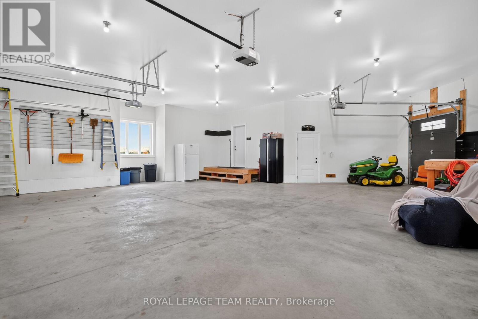 181 HAROLD JONES WAY - Image 34