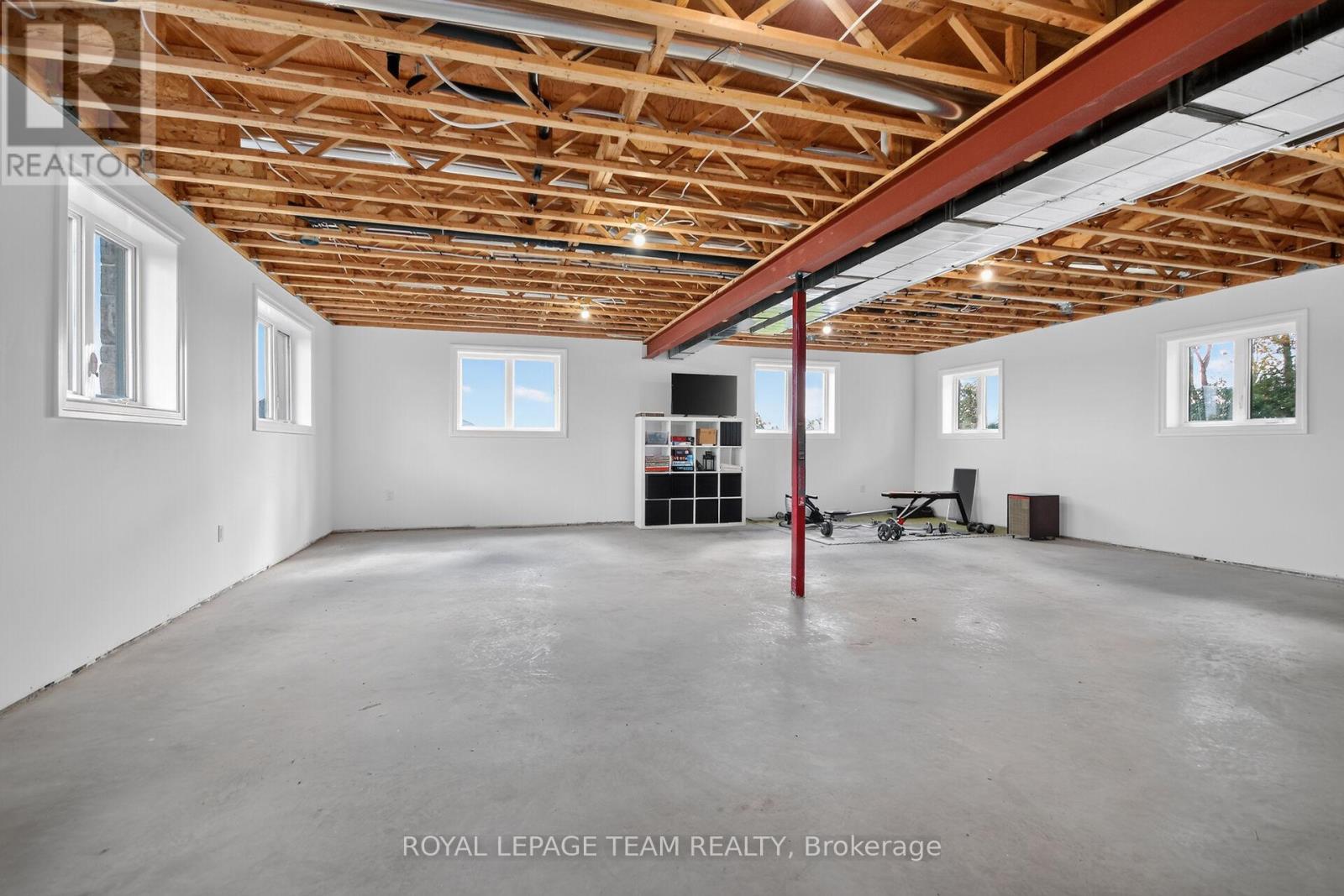 181 HAROLD JONES WAY - Image 35