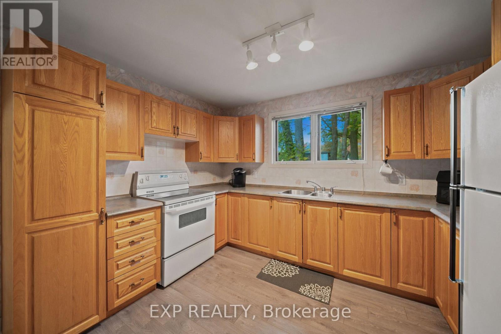 46 AVONLEA ROAD - Image 24