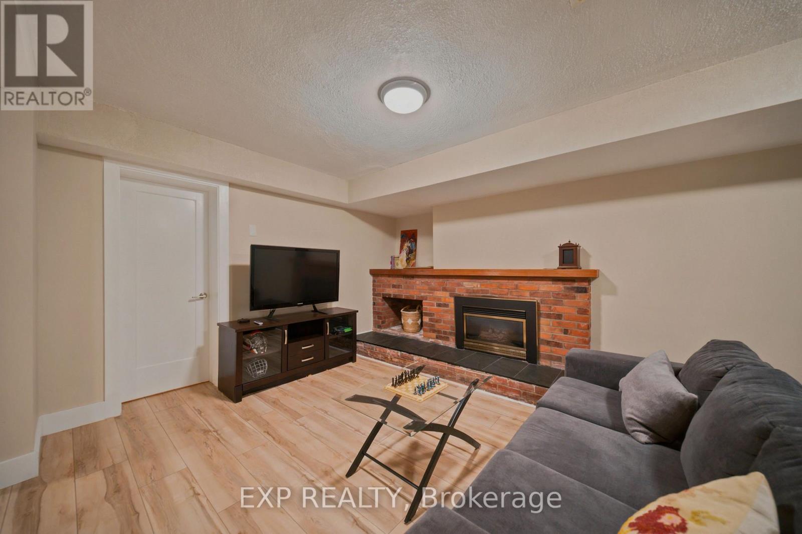 46 AVONLEA ROAD - Image 32
