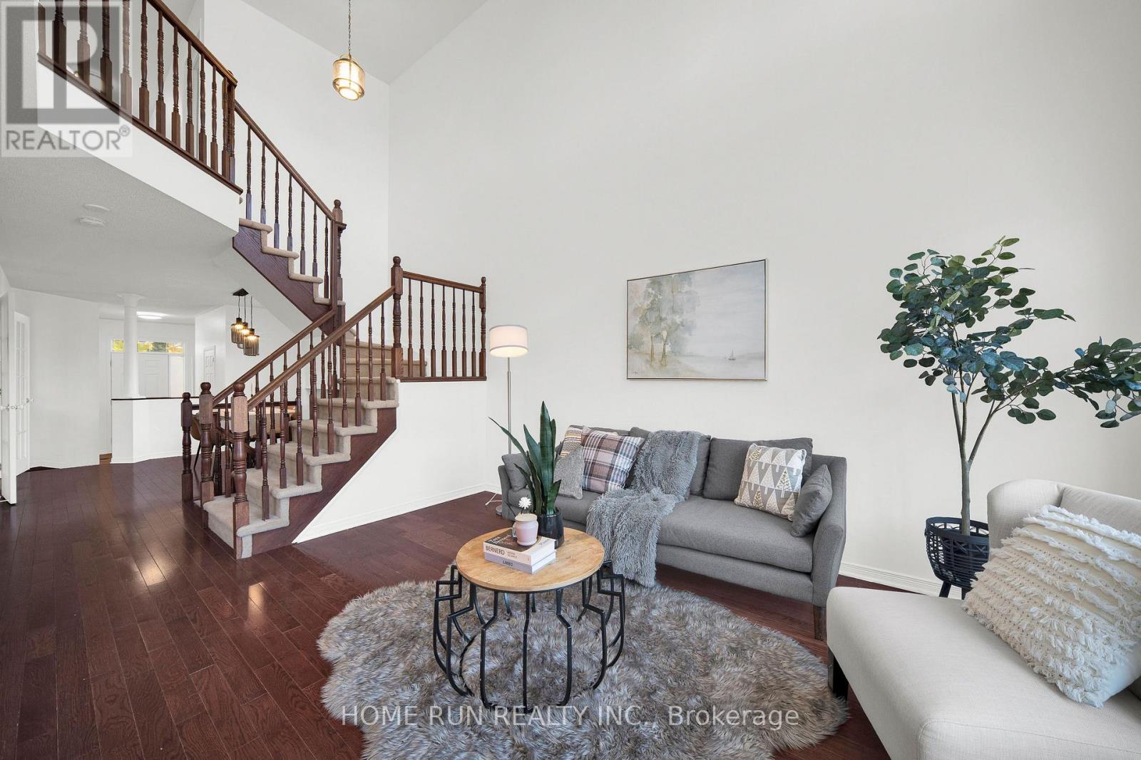 221 ROYAL GALA PRIVATE - Image 21