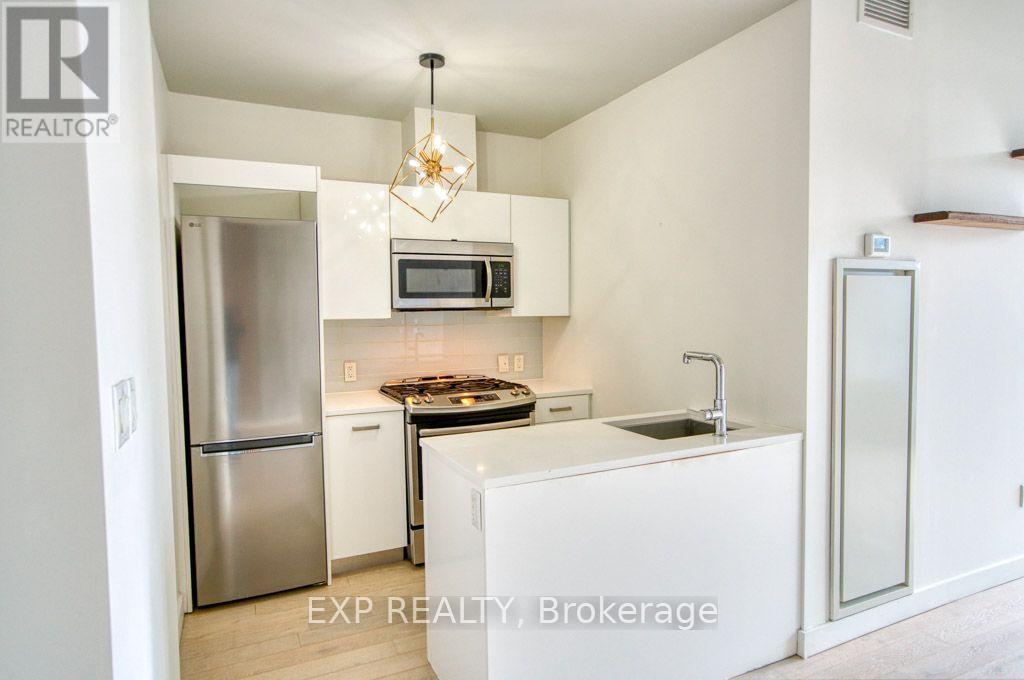 224 Lyon Street North — photo 13