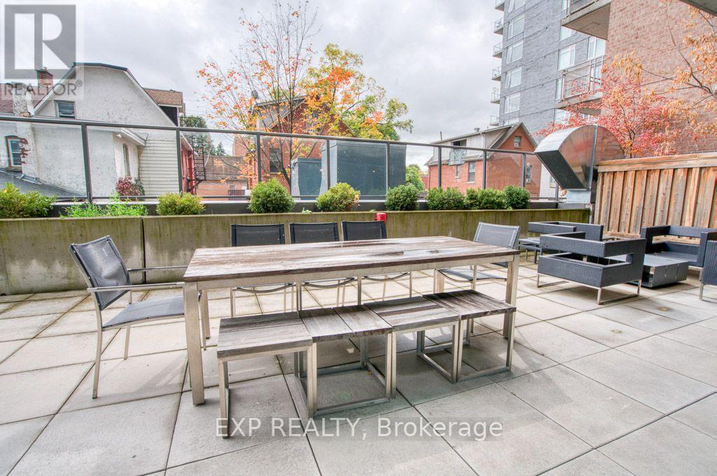 224 Lyon Street North — photo 40