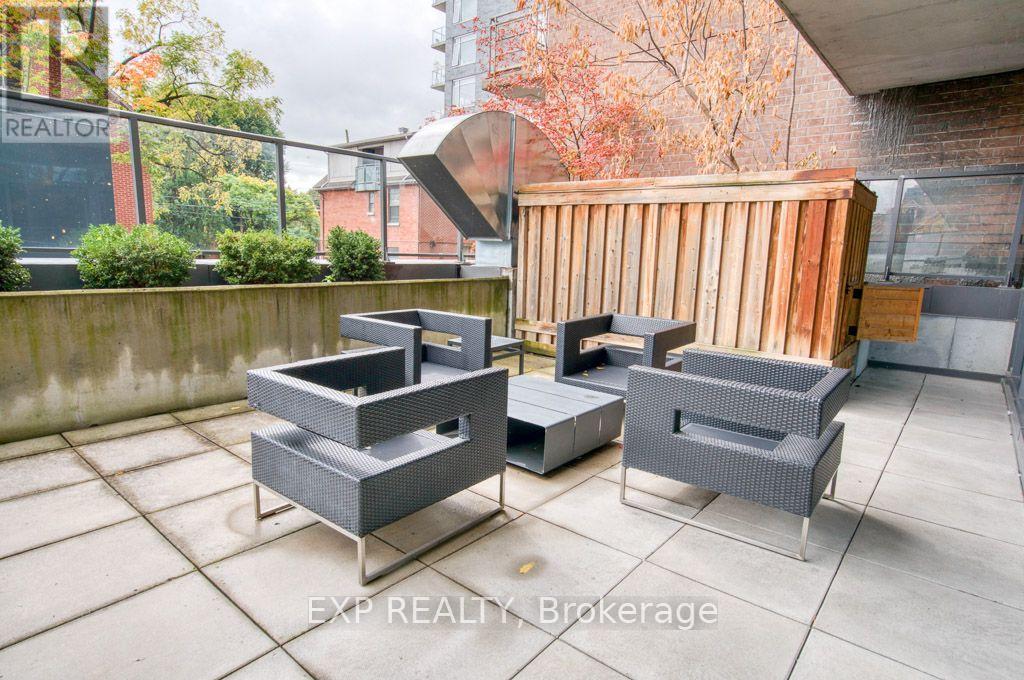224 Lyon Street North — photo 43