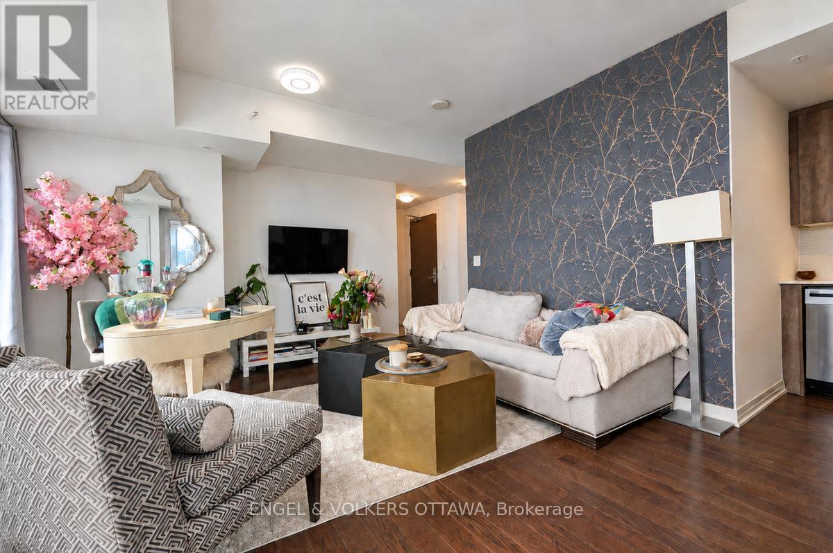 Commercial Properties for Rent in Ottawa – 1507 – 805 CARLING AVENUE – By Peter Sagos - Image 9
