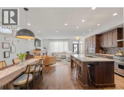 2028 37 Avenue SW - photo 3