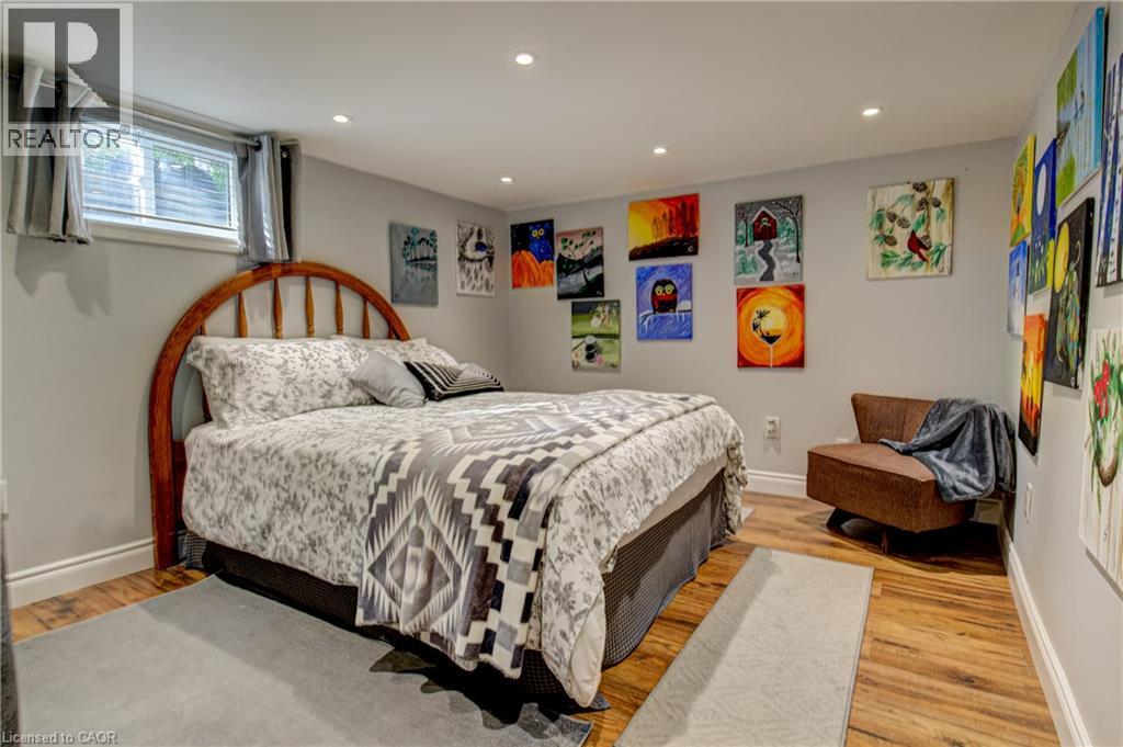 3 OAKWOOD Avenue - 36
