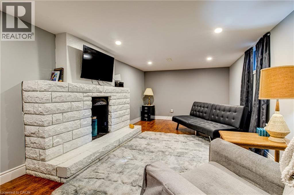 3 OAKWOOD Avenue - 35