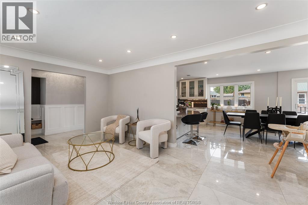 2767 BUCKINGHAM - 16