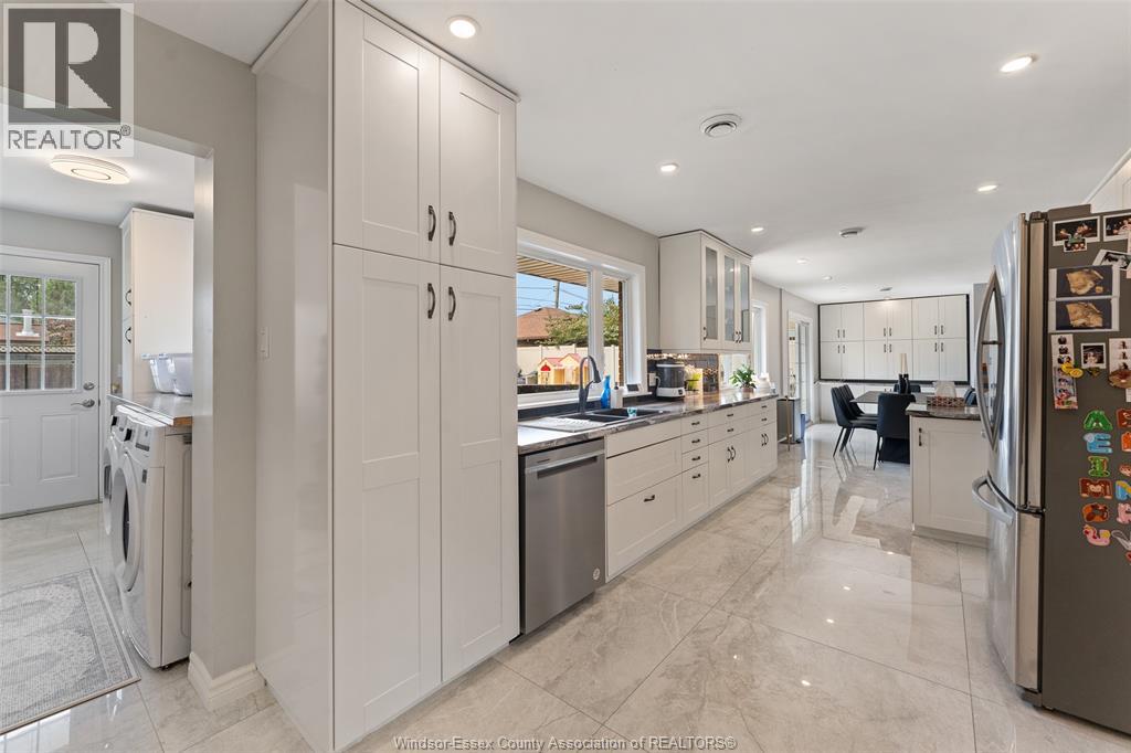 2767 BUCKINGHAM - 24