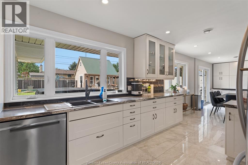 2767 BUCKINGHAM - 25