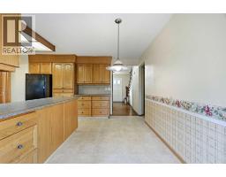 5pc Bathroom - 751 Willamette Drive Se, Calgary, AB T2J2A3 Photo 16