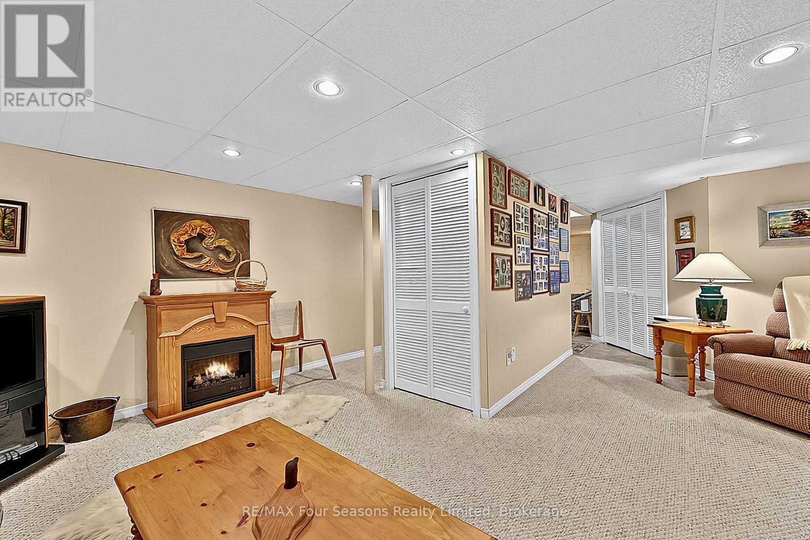 7 CALLARY CRESCENT - 32