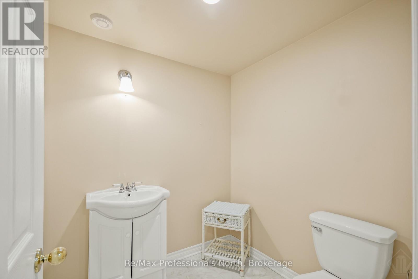 2 INVERARAY COURT - 25